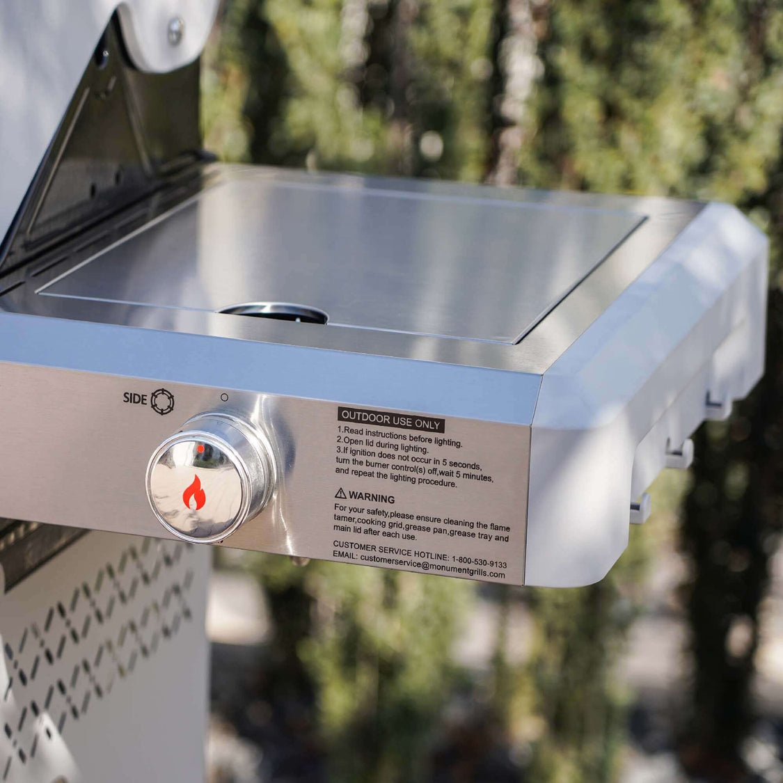 Monument Grills Mesa 415BZ Stainless Gas Grill