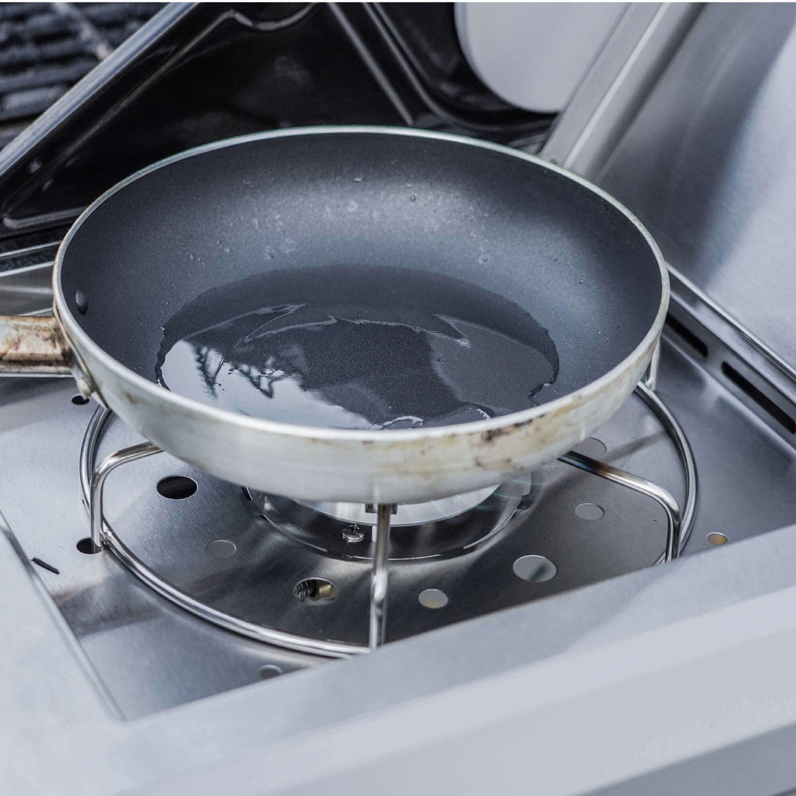 Monument Grills Mesa 415BZ Stainless Gas Grill