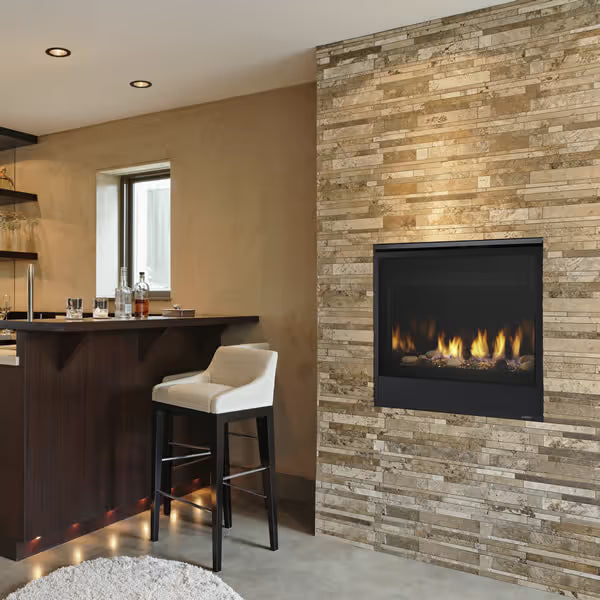 Majestic Quartz Direct Vent Gas Fireplace - 32" M37101655