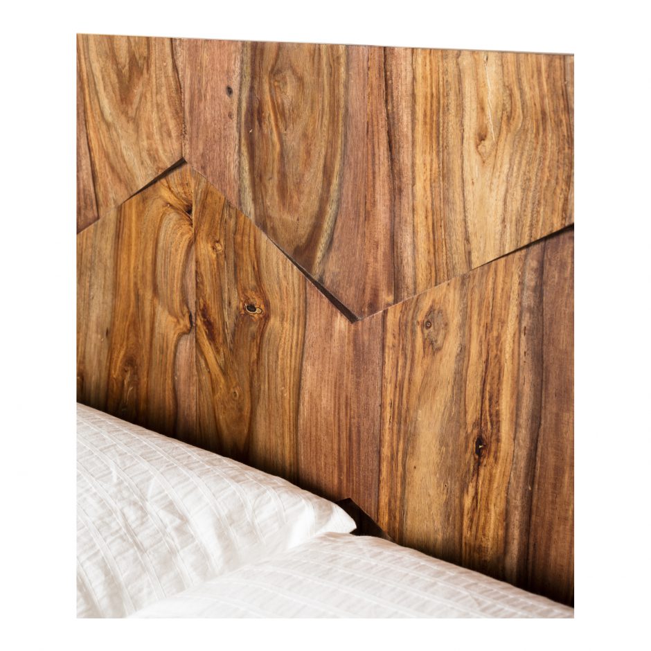 Moes Home Collection O2 Bed Queen Brown BZ-1021-24