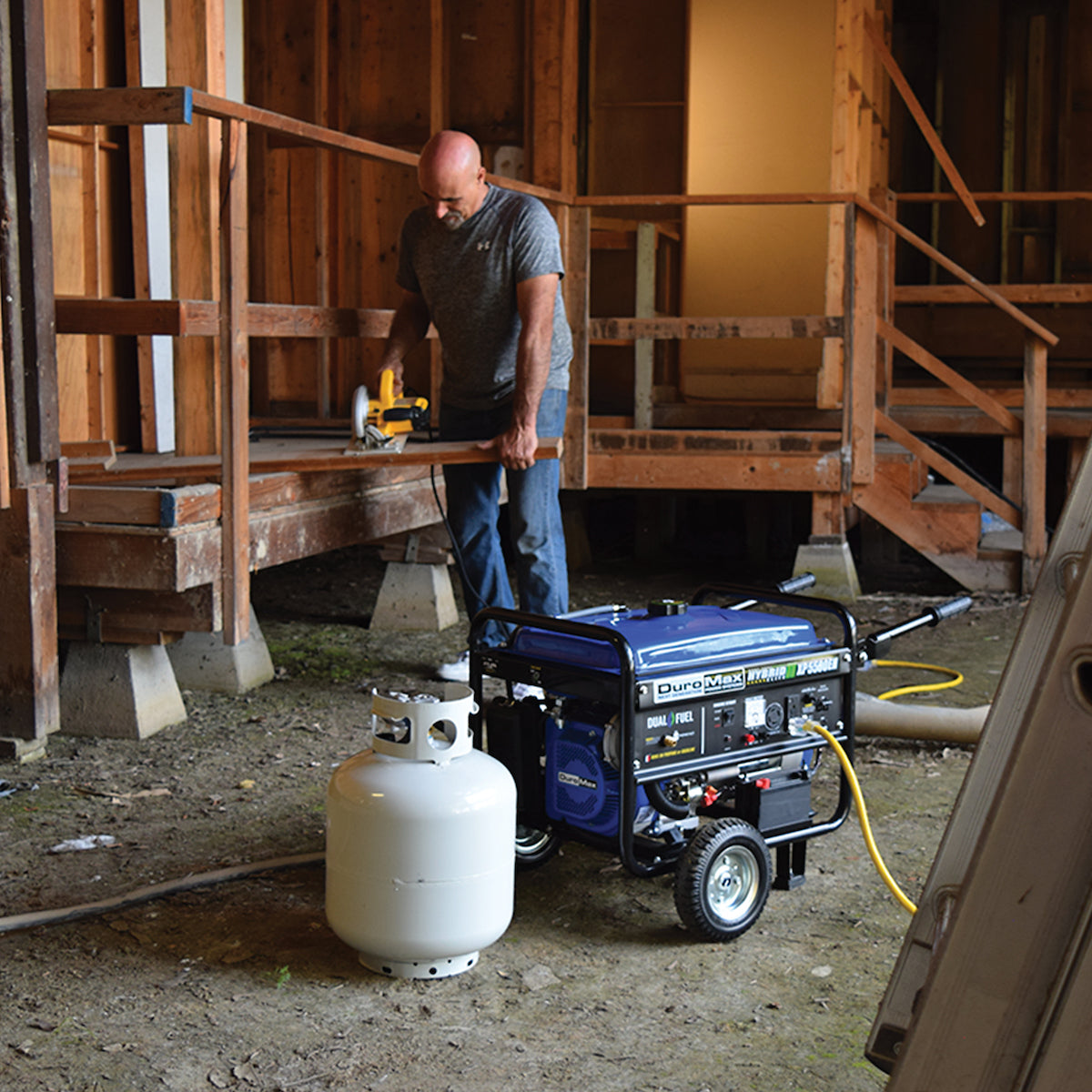 DuroMax 5,500 Watt Dual Fuel Portable Generator XP5500EH