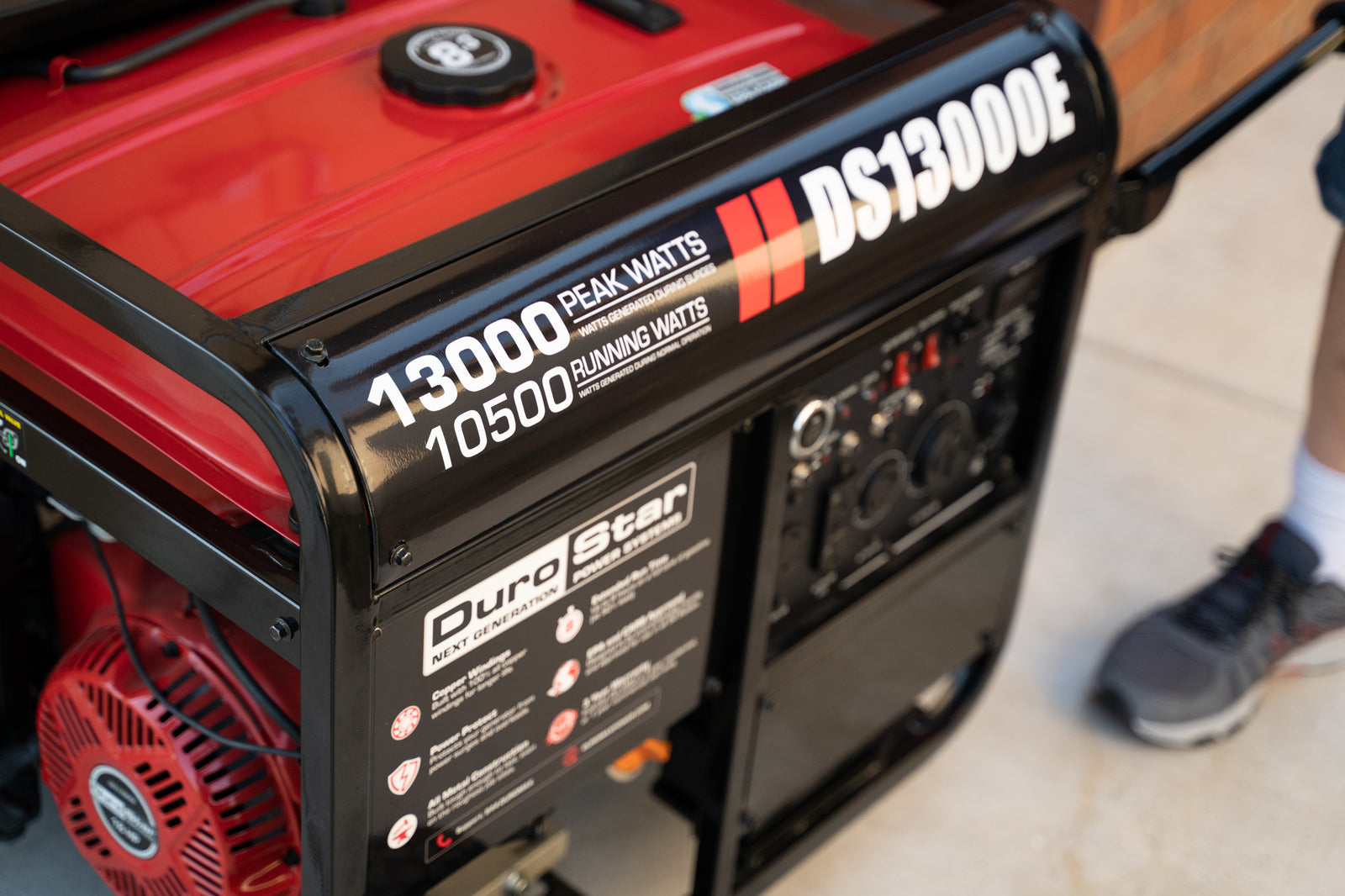 (Discontinued) DuroStar 13,000 Watt Gasoline Portable Generator DS13000E