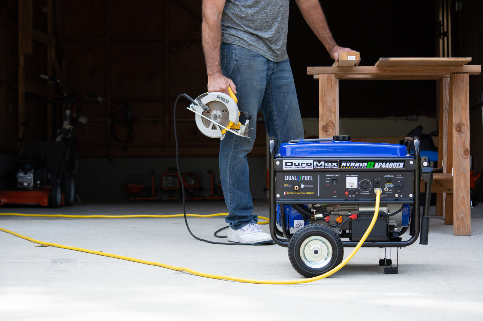 DuroMax 4,400 Watt Dual Fuel Portable Generator XP4400EH