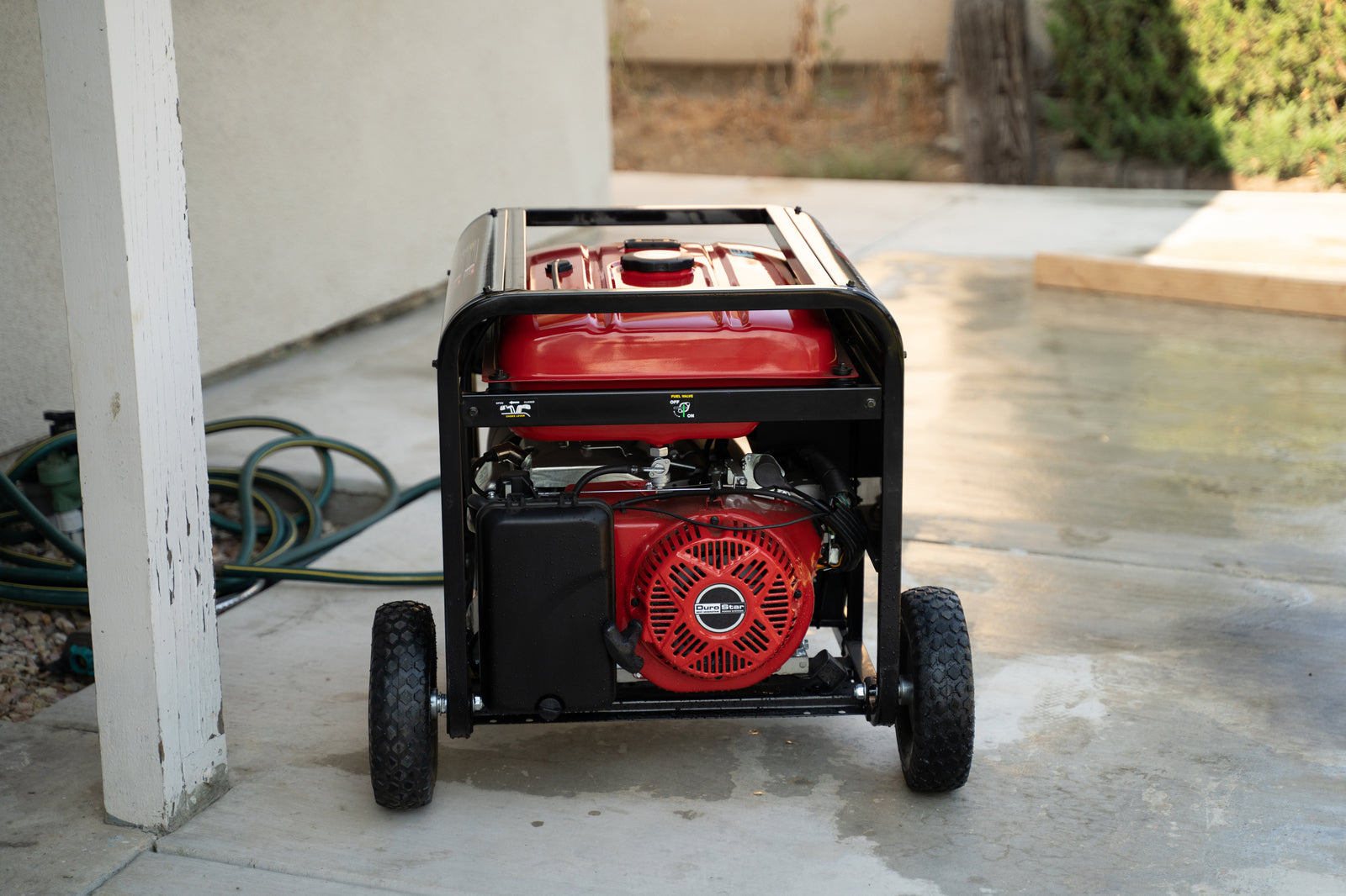 (Discontinued) DuroStar 13,000 Watt Gasoline Portable Generator DS13000E