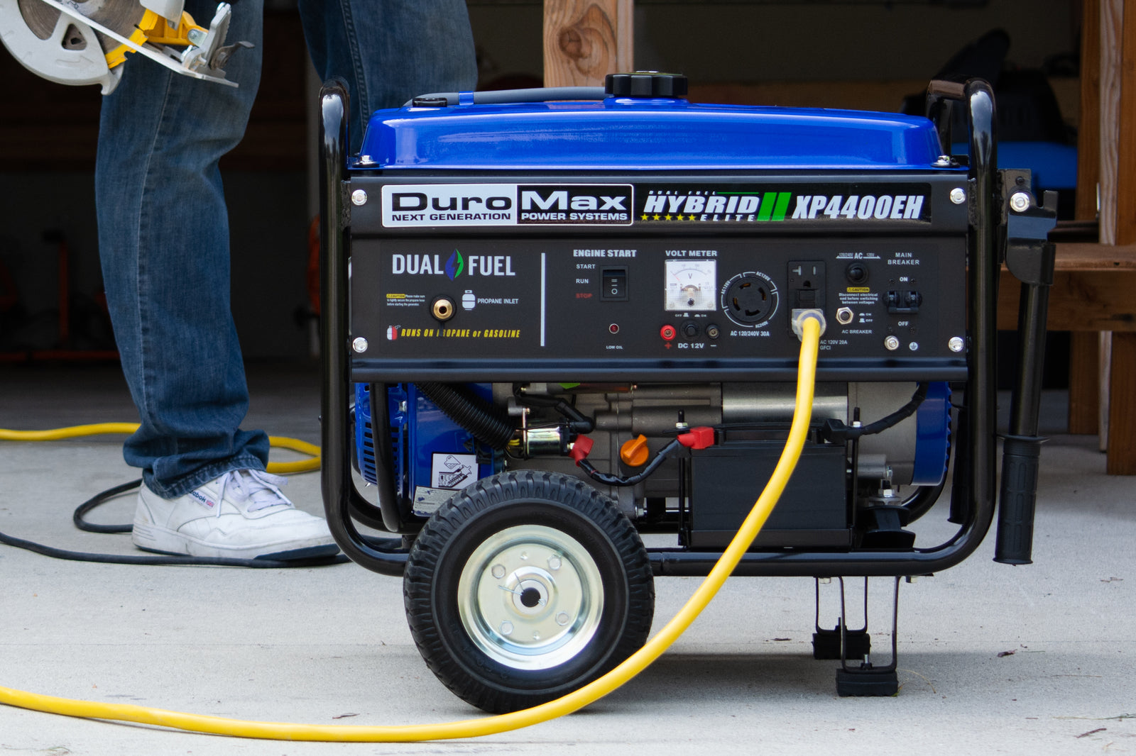 DuroMax 4,400 Watt Dual Fuel Portable Generator XP4400EH