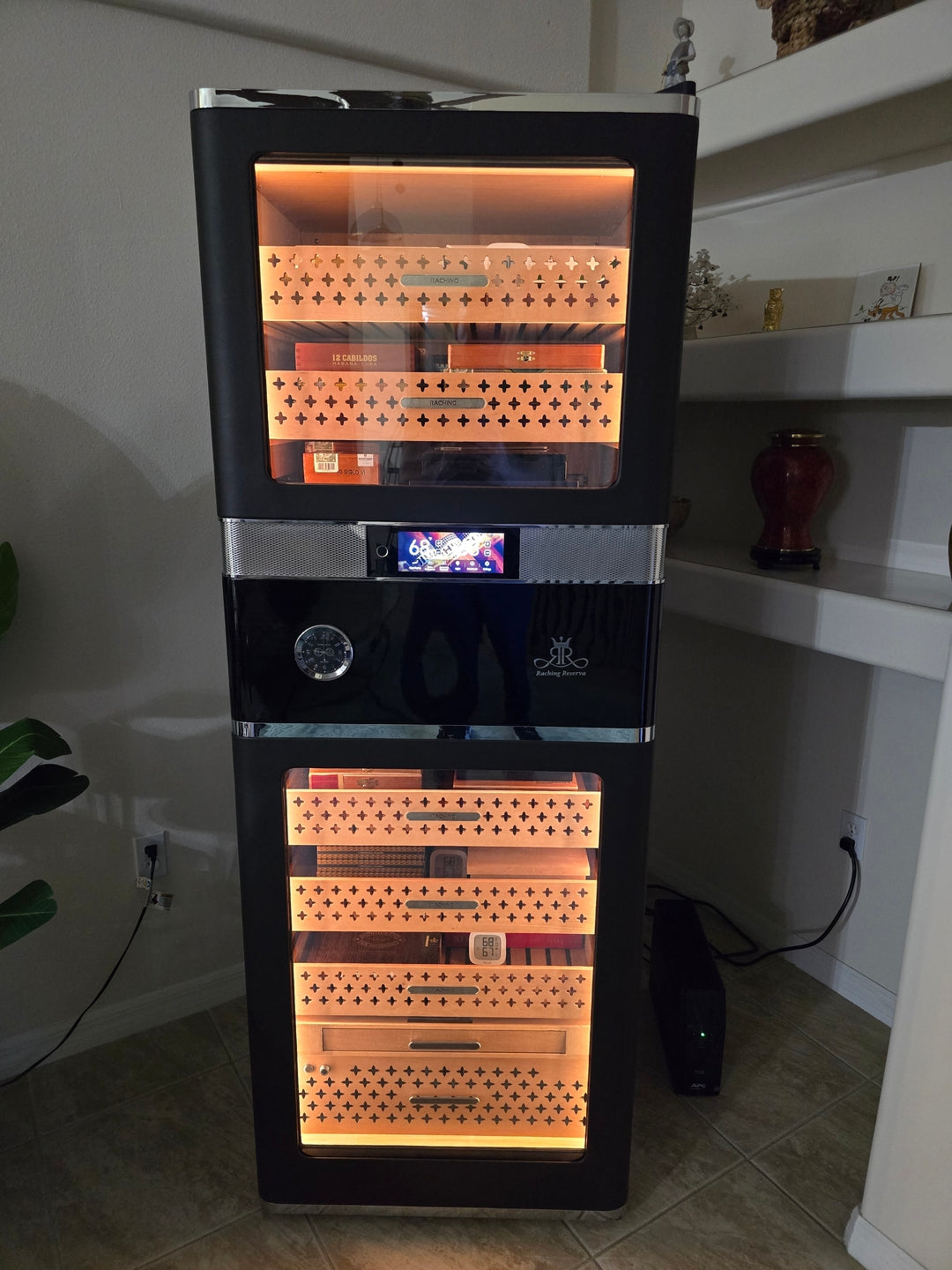 Raching Reserva RR980 Electric Humidor Holds 4000 Cigars
