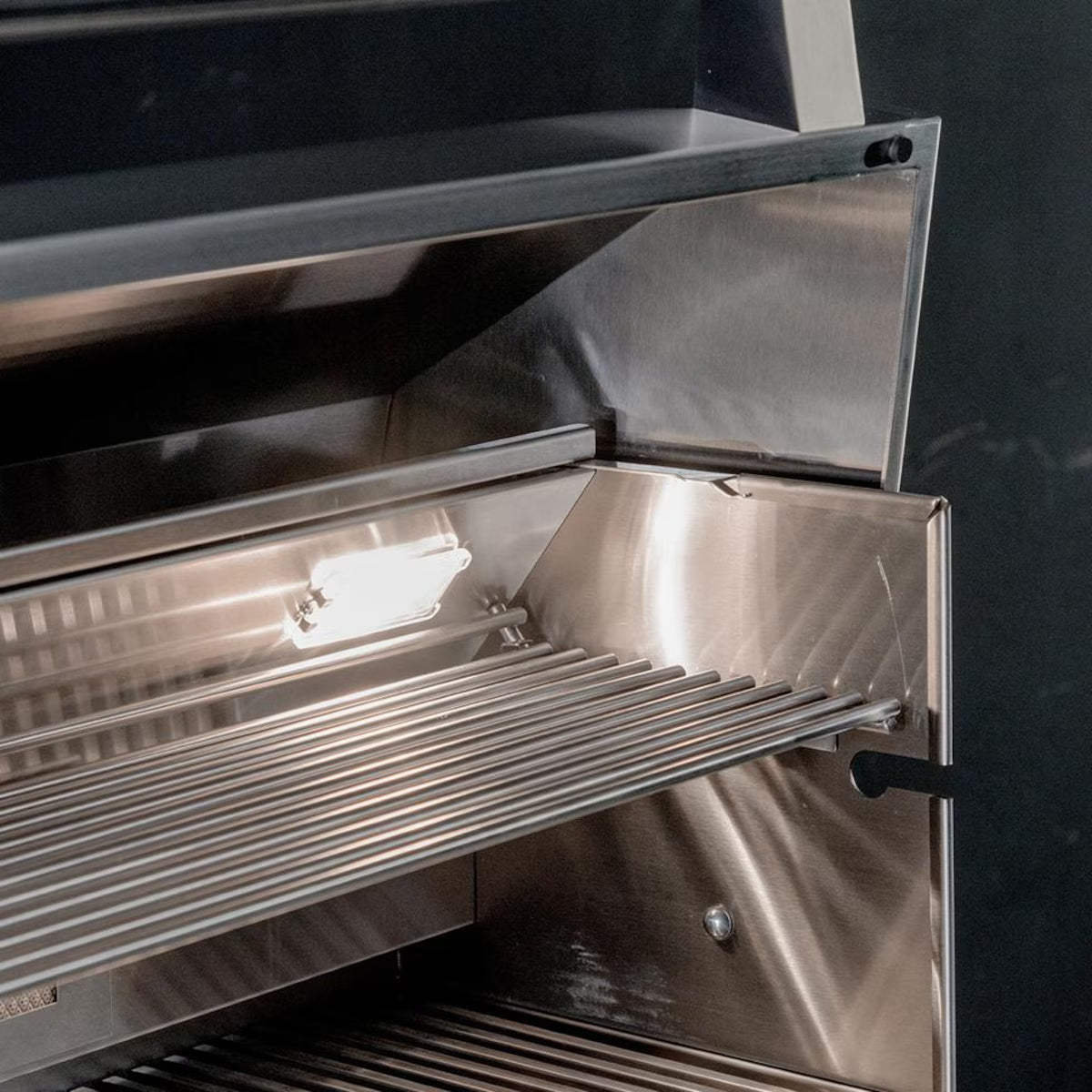 RCS Cutlass Elite 38-in 4 Burner Built-In Propane Grill - CEG38 LP