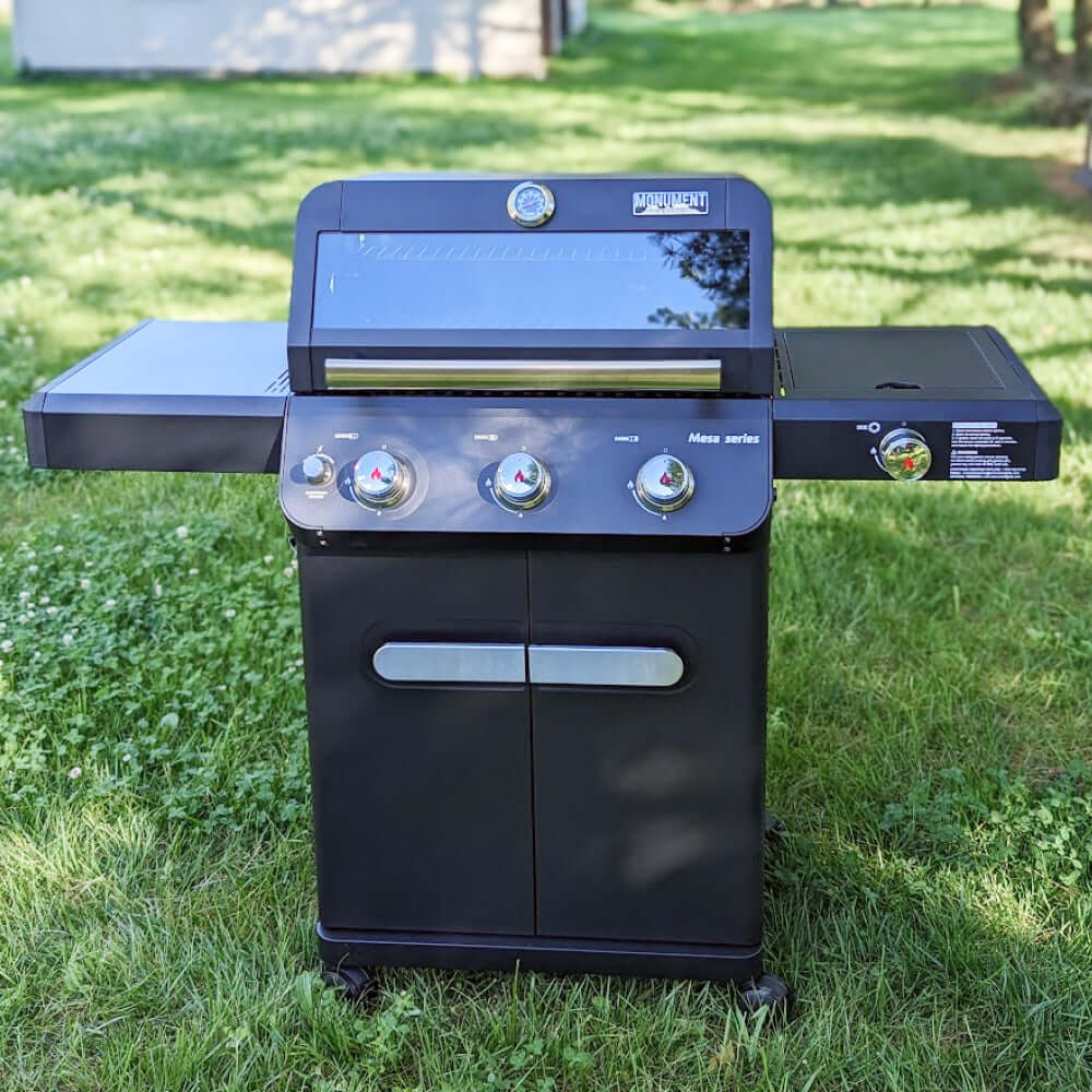 Monument Grills Mesa 325 Black Gas Grill 3 Burners Liquid Propane Gas