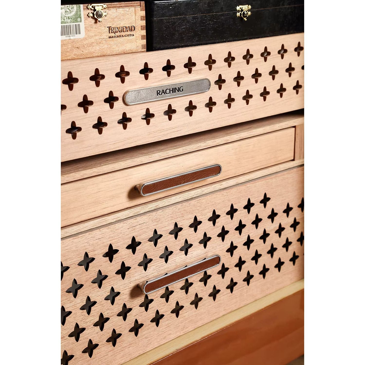 Raching Reserva RR980 Electric Humidor Holds 4000 Cigars