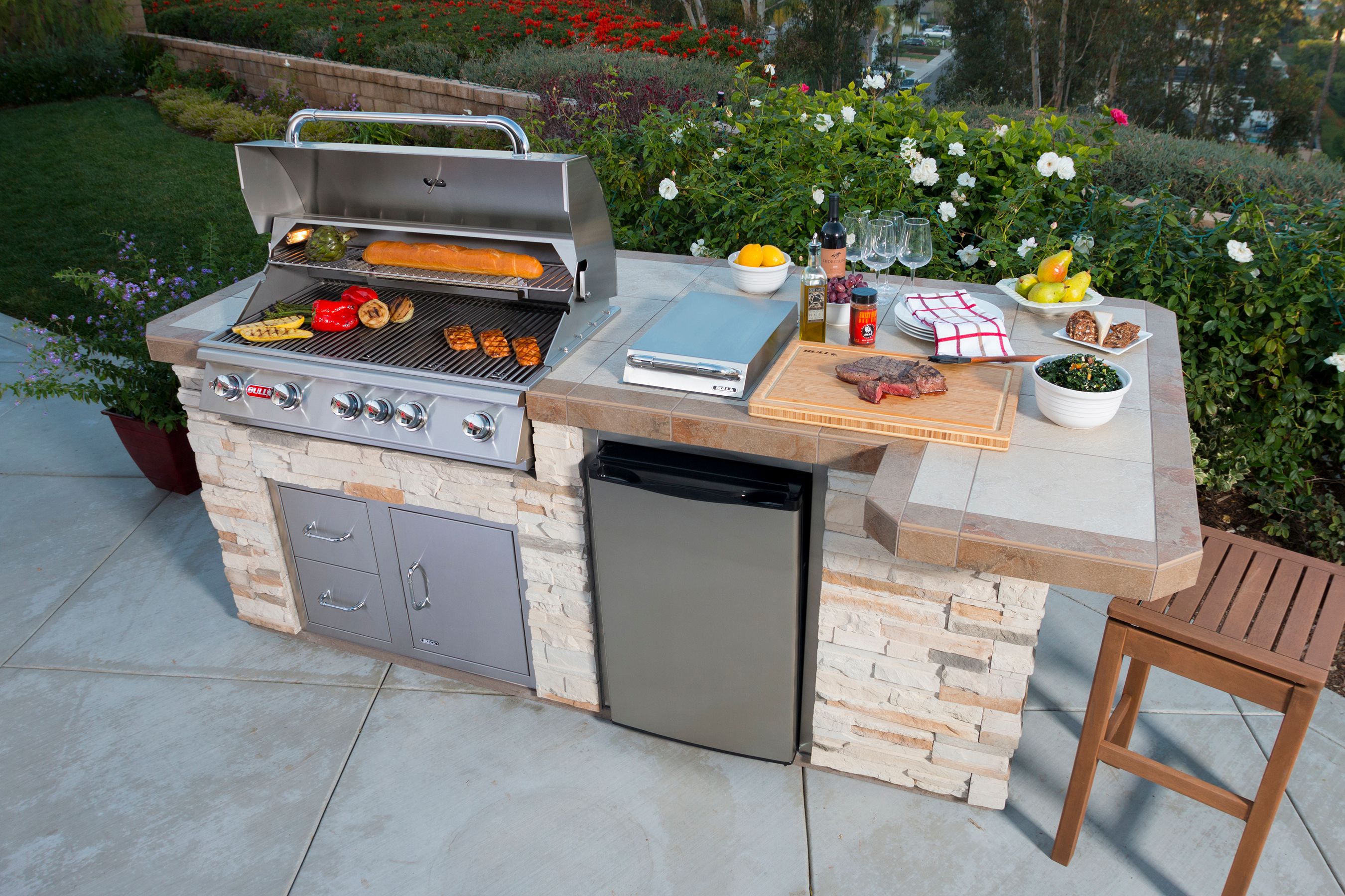 Bull BBQ Brahma Built-In 5 Burner Gas Grill 57568